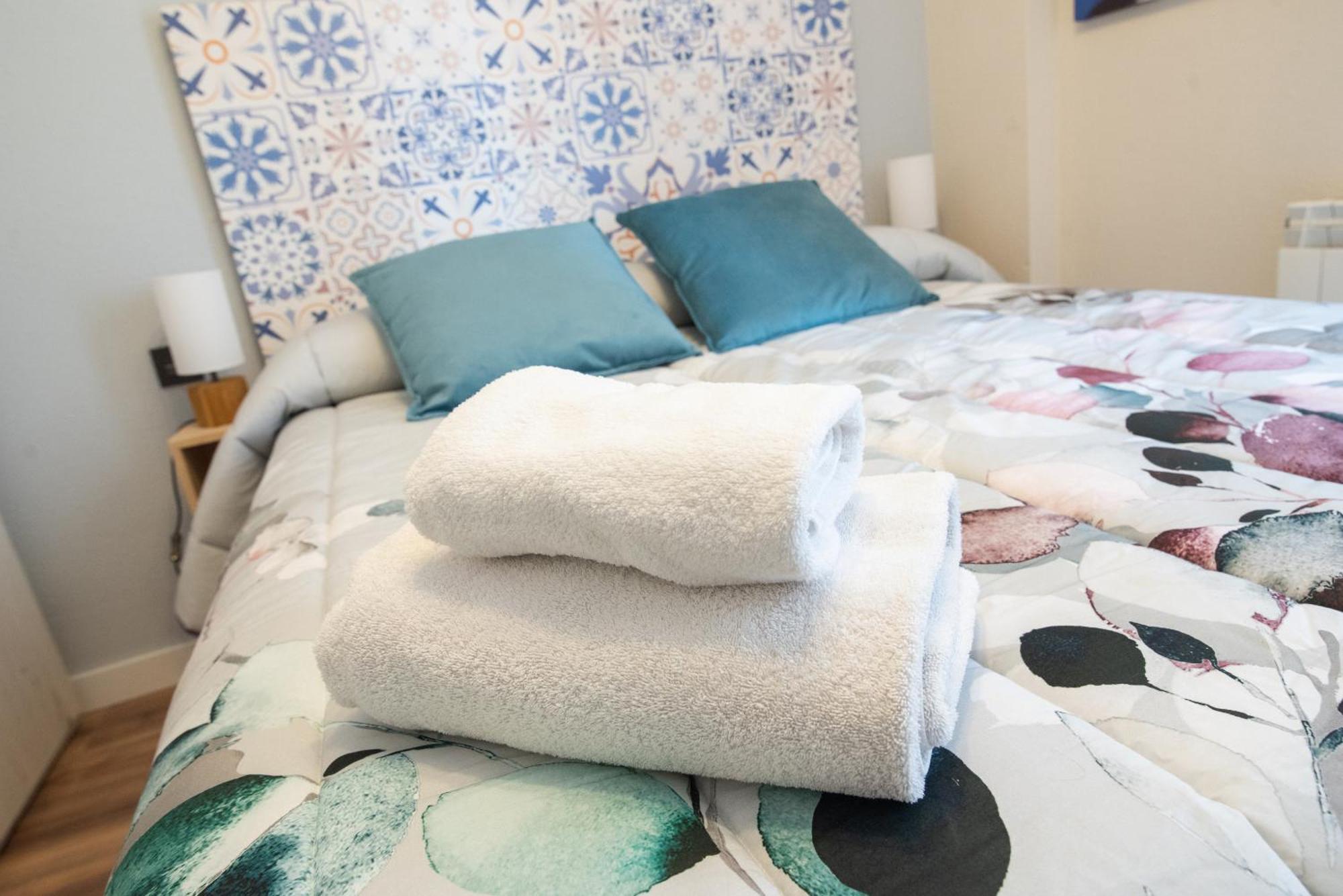 Albada Huesca Apartment ภายนอก รูปภาพ